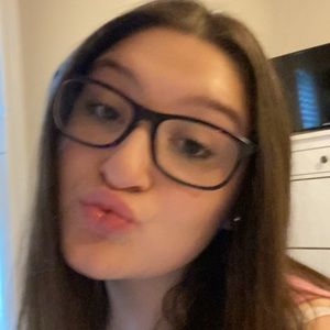 Meet your Posher, Isabella